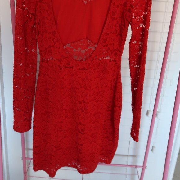 ❤️✨ Red Lace Back Express Dress – Sexy & Festive ✨❤️ - Picture 5 of 6